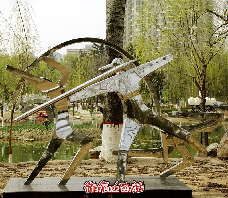 不銹鋼鏡面標槍雕塑——精致、創意、華美