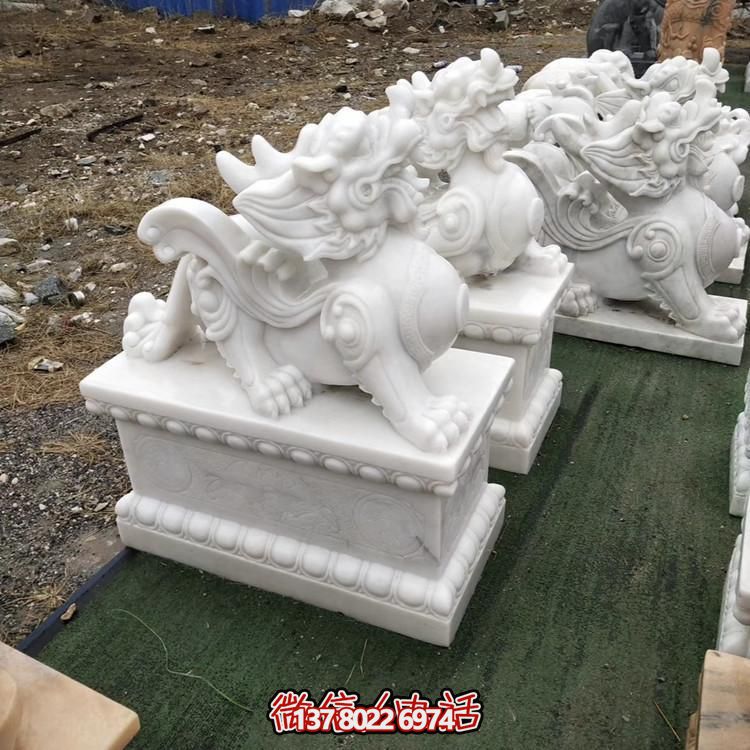 漢白玉貔貅雕塑，門口裝飾打造質感庭院